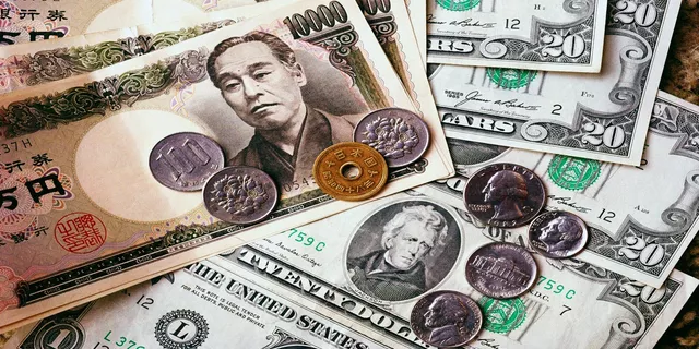 USD/JPY: dollar going to annual maximums