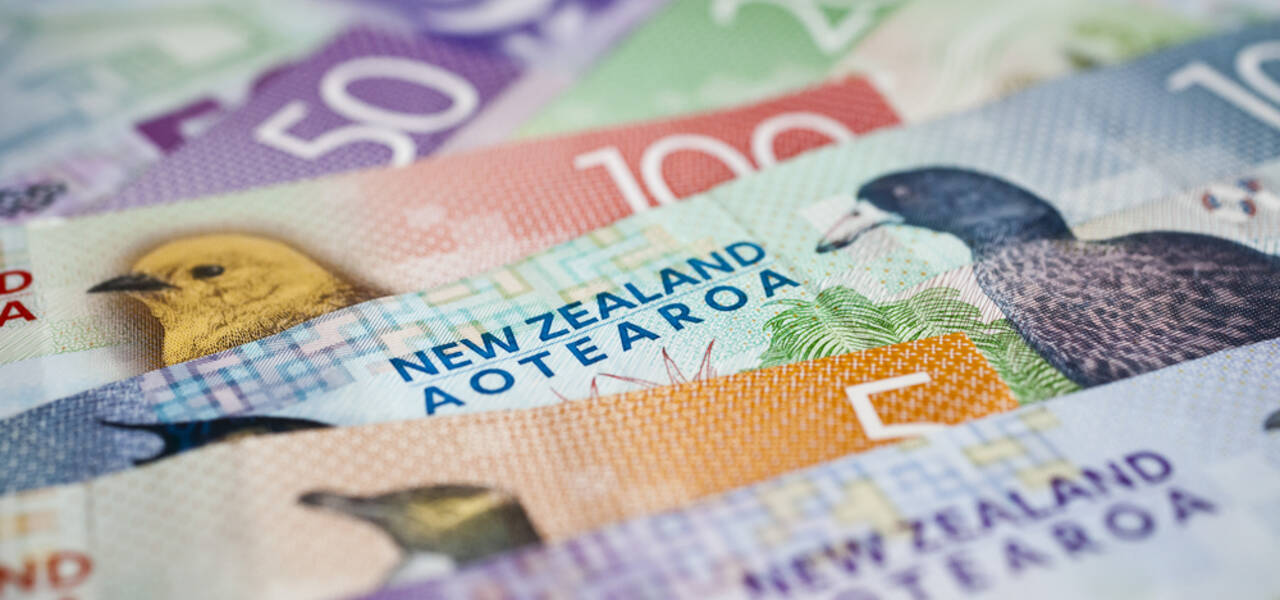 NZD/USD got into a cage