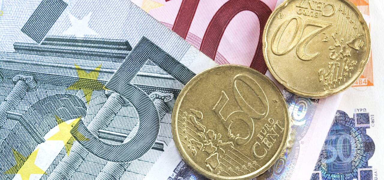 EUR/USD: bullish 'Doji' and 'Engulfing'