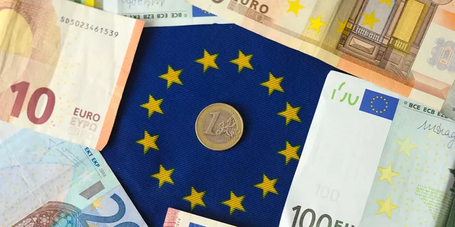 EUR/USD: euro is on the edge