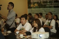 Sharing Experience on Trading Forex and Gold in Bandung